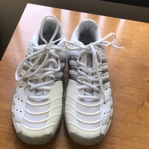 Adidas Barricade Tennis shoes men’s 8 1/2